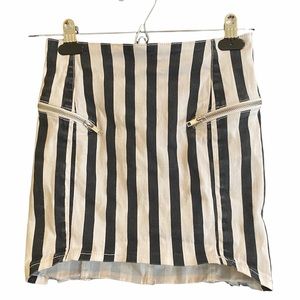 Divided striped cotton skirt with zipper pockets